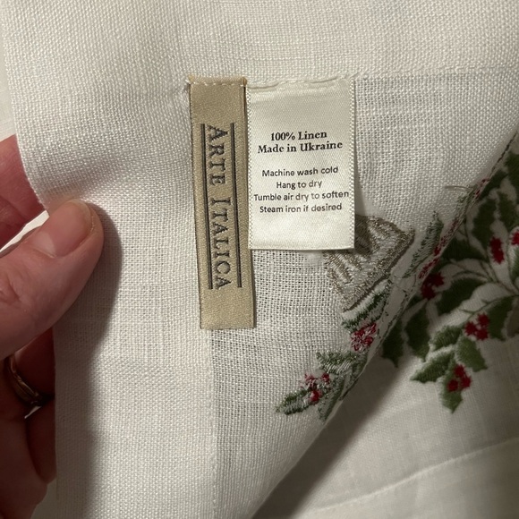 White 100% Italian Linen Square Table Cloth Embroidered Christmas Tree Corners - Picture 3 of 5